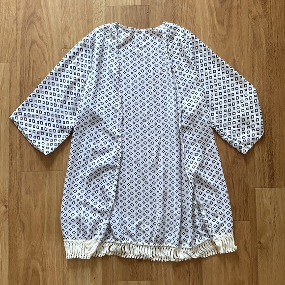 N/A Tops - Fringe Kimono • L